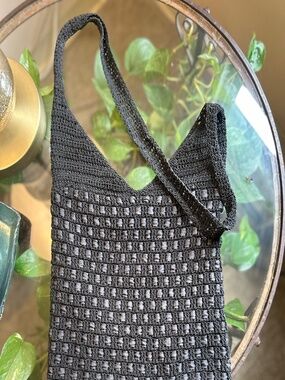 Kathy Ireland Black Woven Shoulder BOHO  Bag Zip Black Strap Silver Hardware